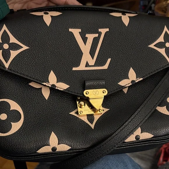 Louis Vuitton Black and Tan Crossbody Bag - Picture 1 of 6